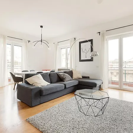 Guesthost - Bright Apartment Milano Centrale-3