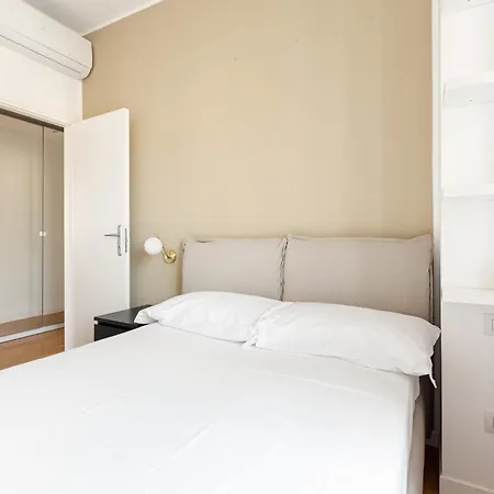 Guesthost - Bright Apartment Milano Centrale-3